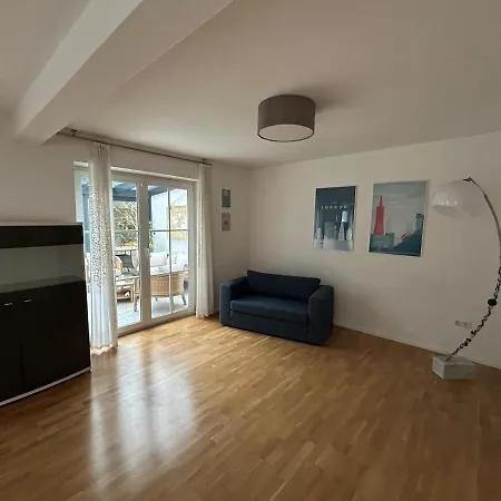 別荘 Helles, Geraeumiges Haus In Muenchen-solln