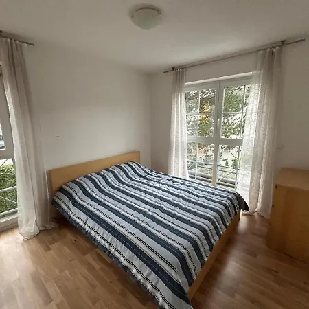 Helles, Geraeumiges Haus In Muenchen-solln * מינכן