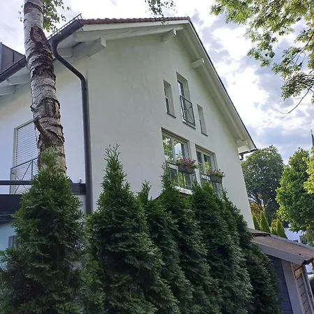 Helles, Geraeumiges Haus In Muenchen-solln *