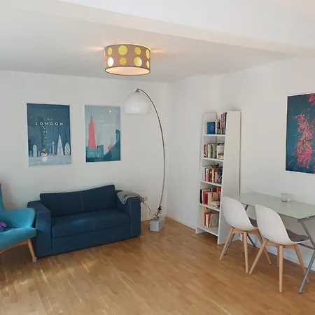 Helles, Geraeumiges Haus In Muenchen-solln *