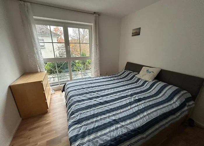 Helles, Geraeumiges Haus In Muenchen-solln Holiday home