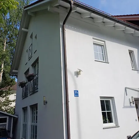 Tatil Evi Helles, Geraeumiges Haus In Muenchen-solln
