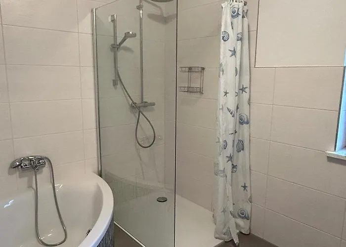 Helles, Geraeumiges Haus In Muenchen-solln * מינכן