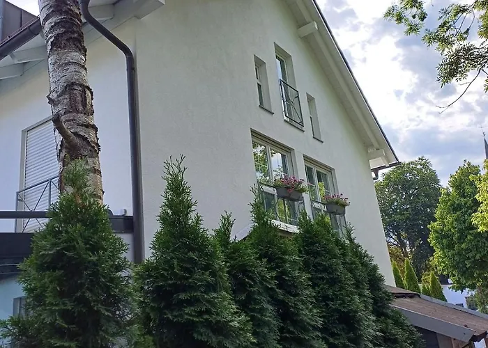 Helles, Geraeumiges Haus In Muenchen-solln *